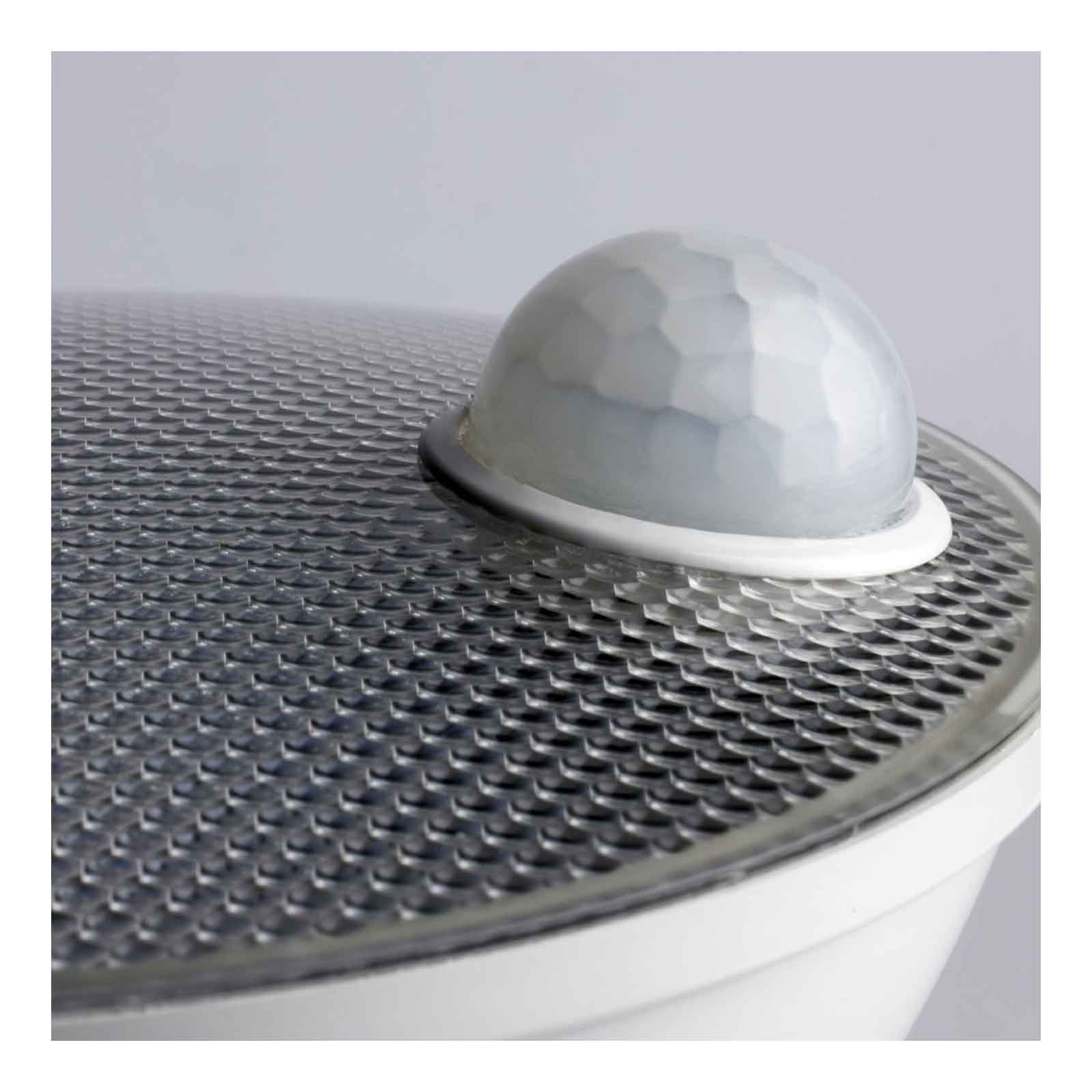 SATCO LED PIR Sensor Lamp, PAR 38, 5000K