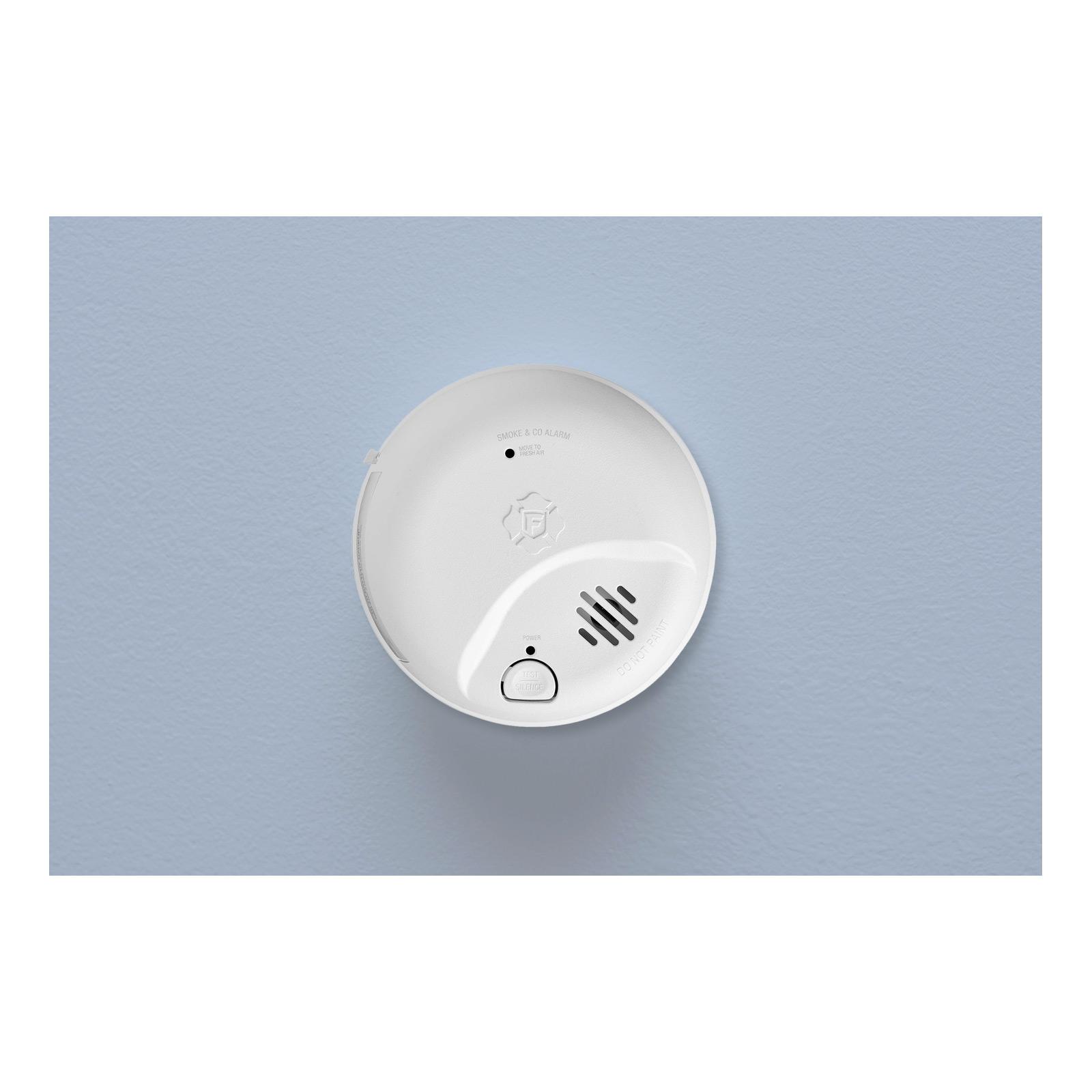 BRK Interconnect Hardwired Smoke & CO Alarm With 10-Year Battery Backup