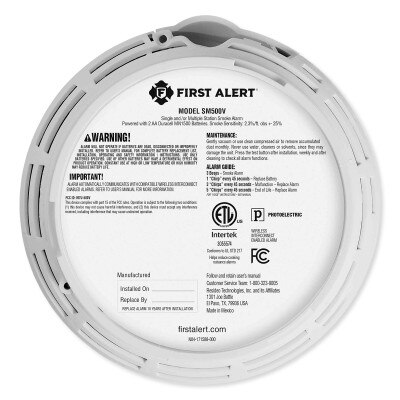 BRK 1046774 First Alert Photoelectric Interconnected Wireless Smoke Alarm with Voice Location