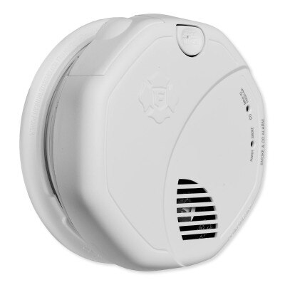 BRK 1046815 First Alert Photoelectric Interconnected Wireless Smoke & CO Alarm with Voice Location
